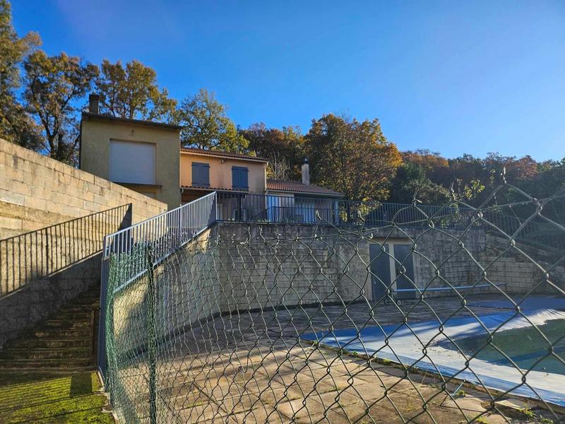 Maison - 207 m² - 11 pièces