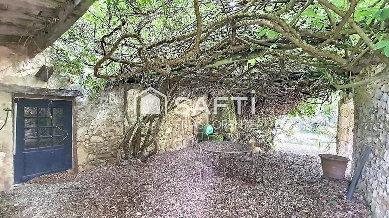 Maison - 334 m² - 10 pièces