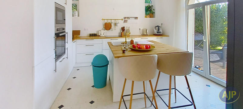 Maison - 160 m² - 8 pièces