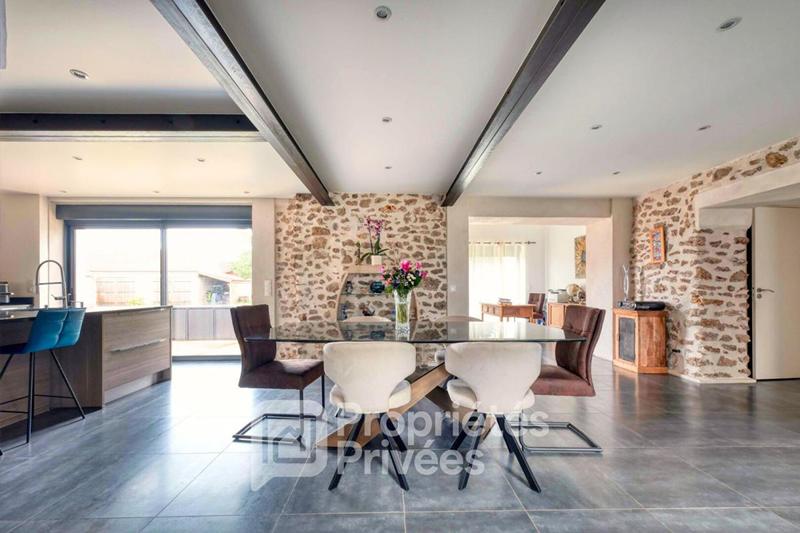 Maison - 269 m² - 11 pièces