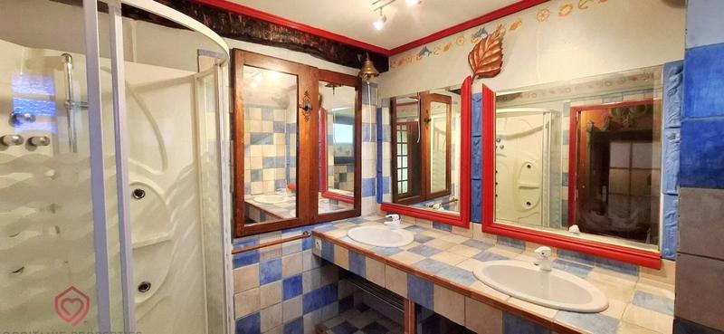 Maison de village - 249 m² - 12 pièces