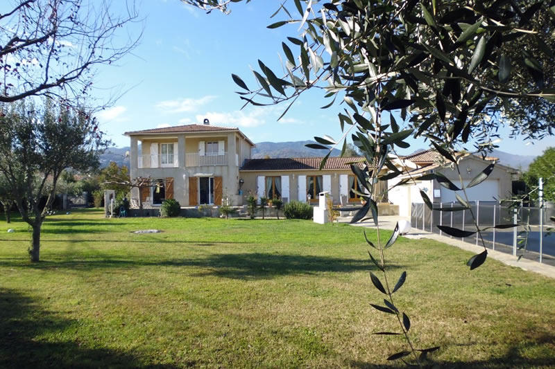 Villa - 220 m² - 5 pièces