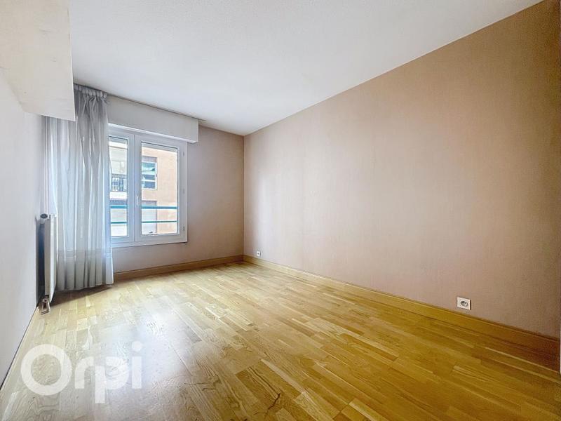Appartement - 82 m² - 3 pièces