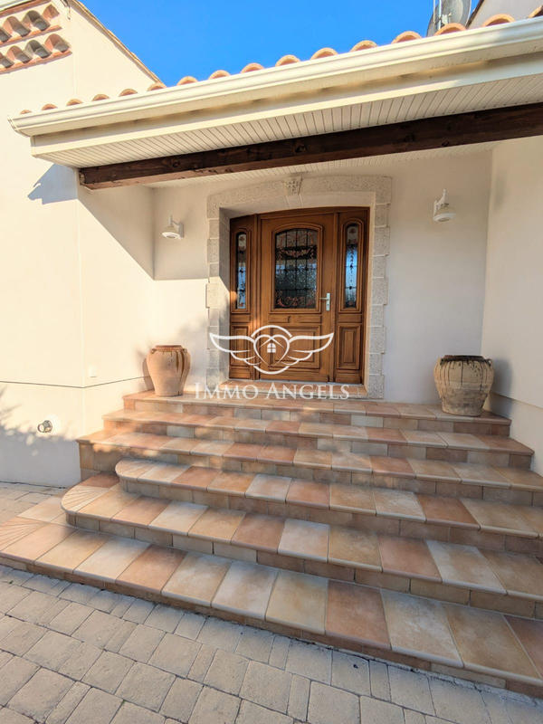 Villa - 244 m² - 6 pièces