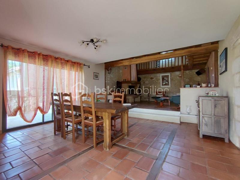 Maison en pierre - 185 m² - 7 pièces