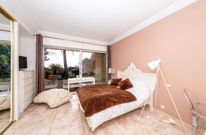 Villa - 270 m² - 6 pièces