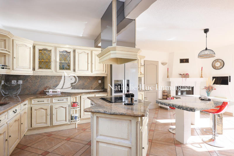 Propriété - 276 m²