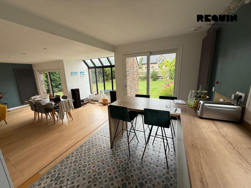 Villa - 200 m² - 8 pièces