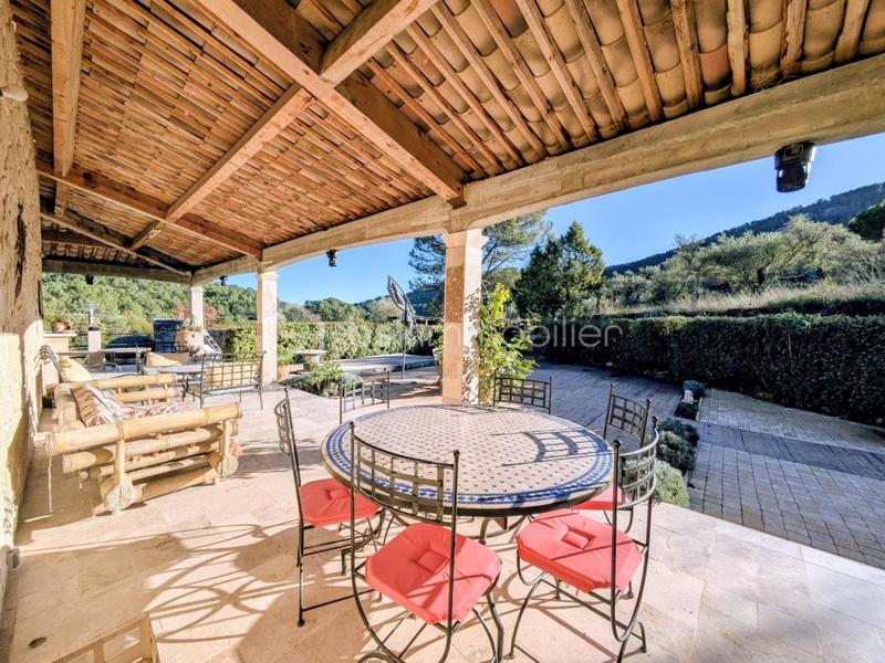 Maison - 196 m² - 8 pièces