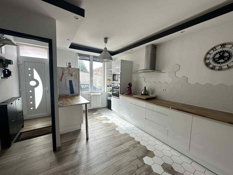 Maison - 97 m² - 4 pièces