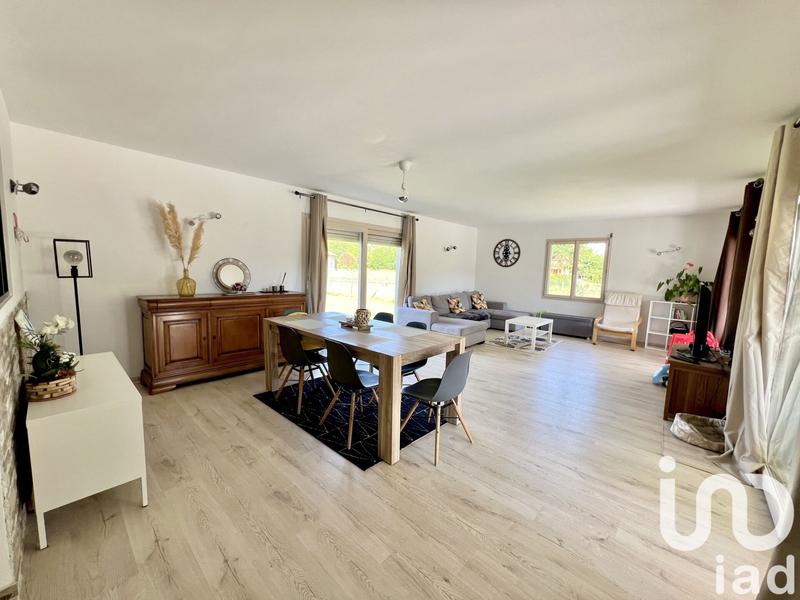 Maison - 201 m² - 8 pièces