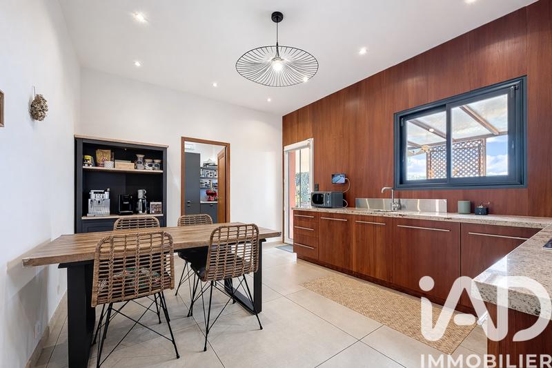 Maison - 185 m² - 7 pièces