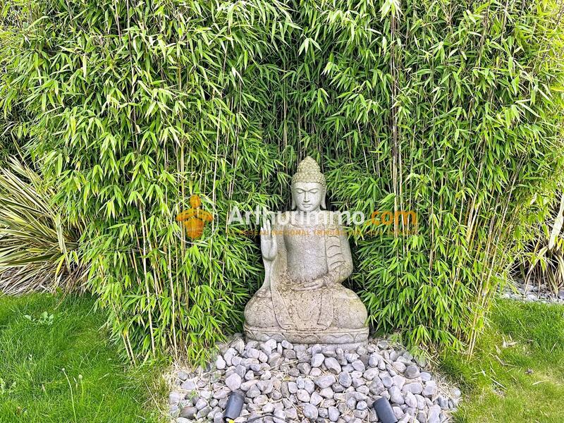 Maison - 233 m² - 6 pièces