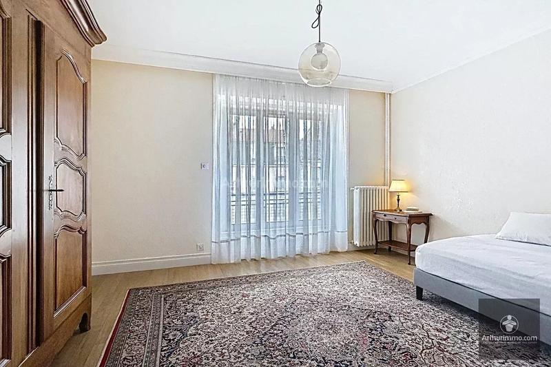 Appartement - 153 m² - 5 pièces