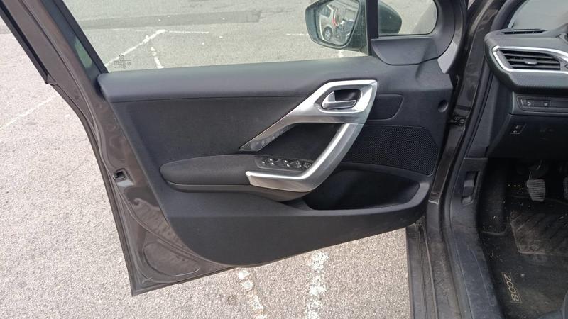 Peugeot 2008 1.5 BlueHDi 100 Allure