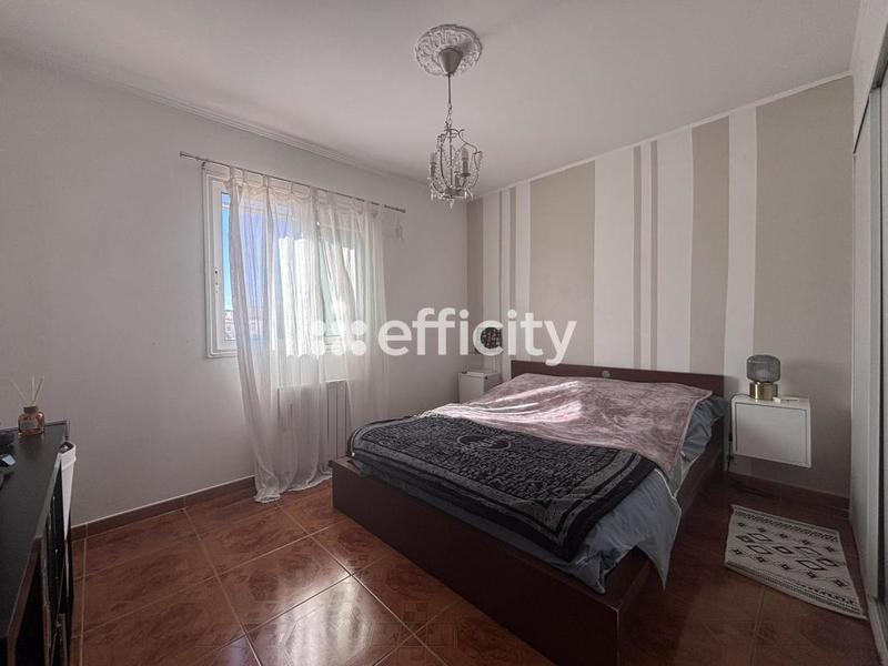 Maison - 203 m² - 7 pièces