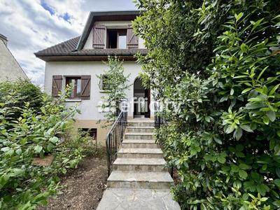 Maison - 200 m² - 10 pièces