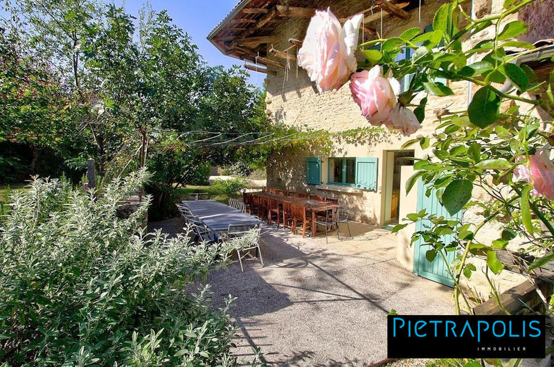 Maison ancienne - 442 m² - 16 pièces