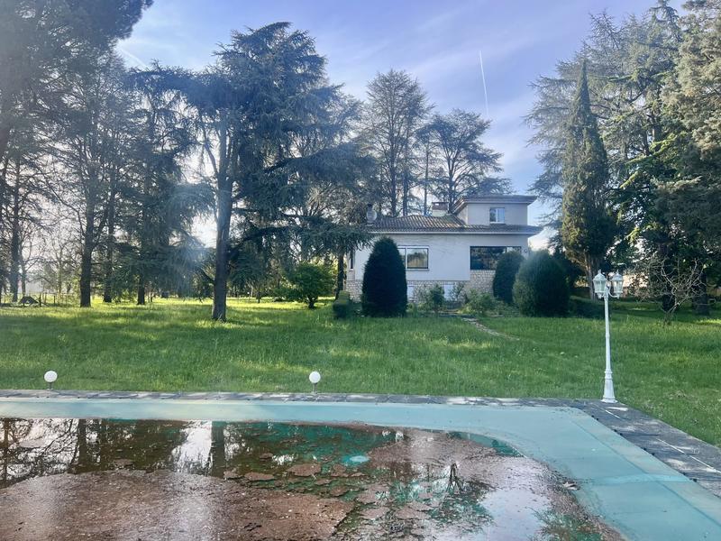 Maison traditionnelle - 220 m² - 6 pièces