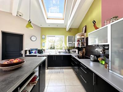 Maison - 226 m² - 6 pièces