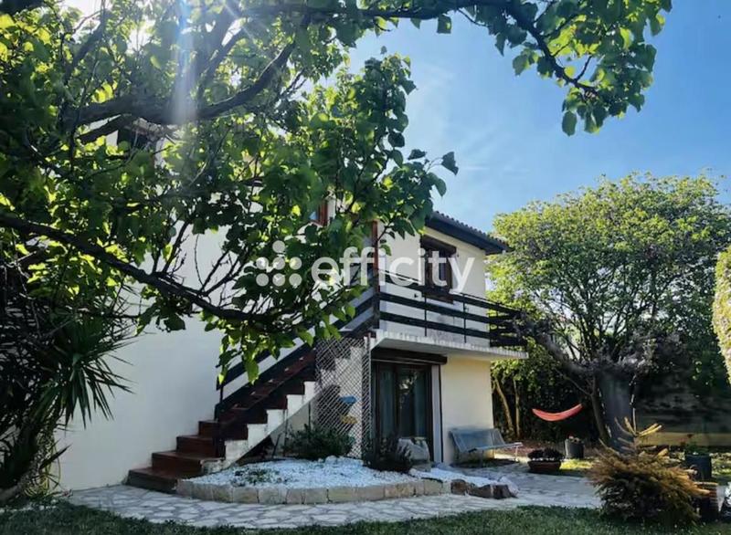 Villa - 183 m² - 7 pièces