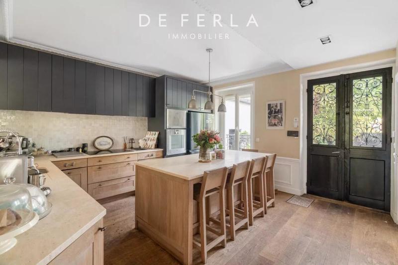 Villa - 370 m² - 12 pièces