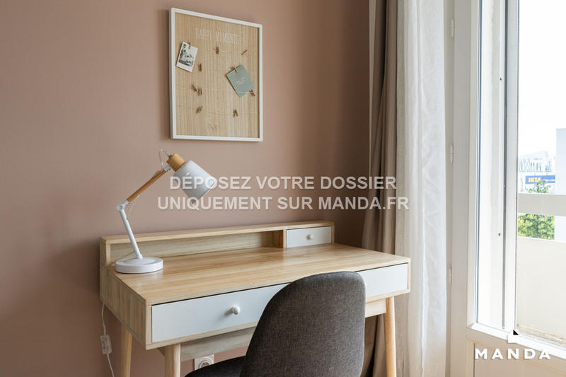 Chambre - 11 m² - 6 pièces