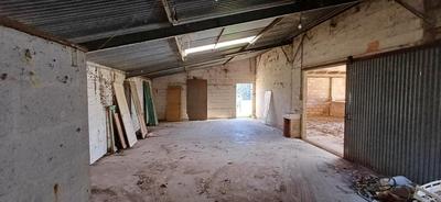 Grange - 200 m² - 2 pièces