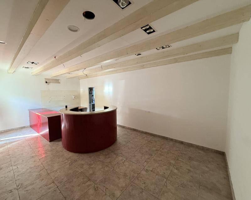 Local d'activités - 240 m²