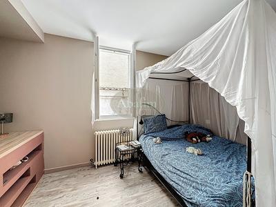 Appartement - 152 m² - 5 pièces