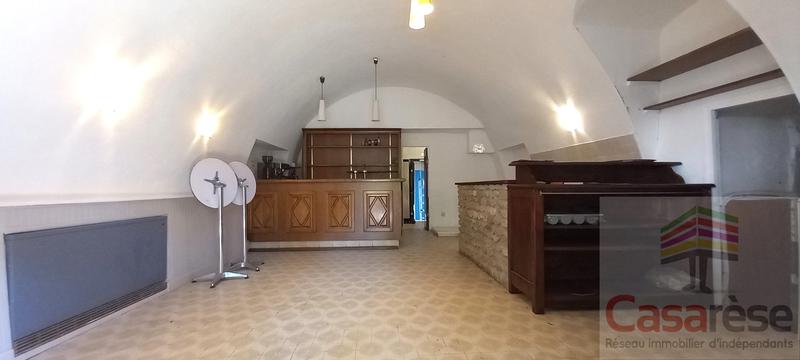 Maison - 242 m² - 9 pièces