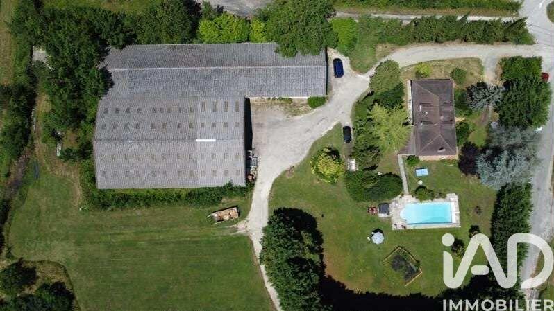 Maison - 315 m² - 7 pièces