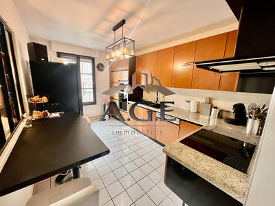 Appartement - 180 m² - 6 pièces