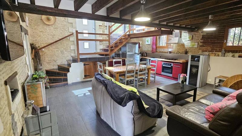 Maison - 632 m² - 30 pièces