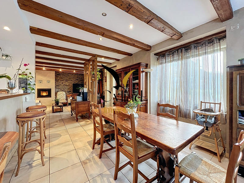 Maison ancienne - 164 m² - 8 pièces