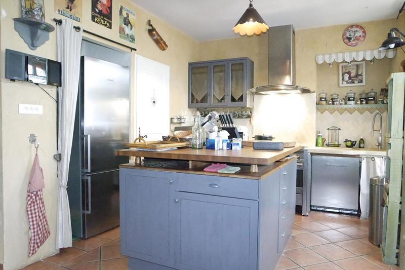 Maison - 310 m² - 15 pièces