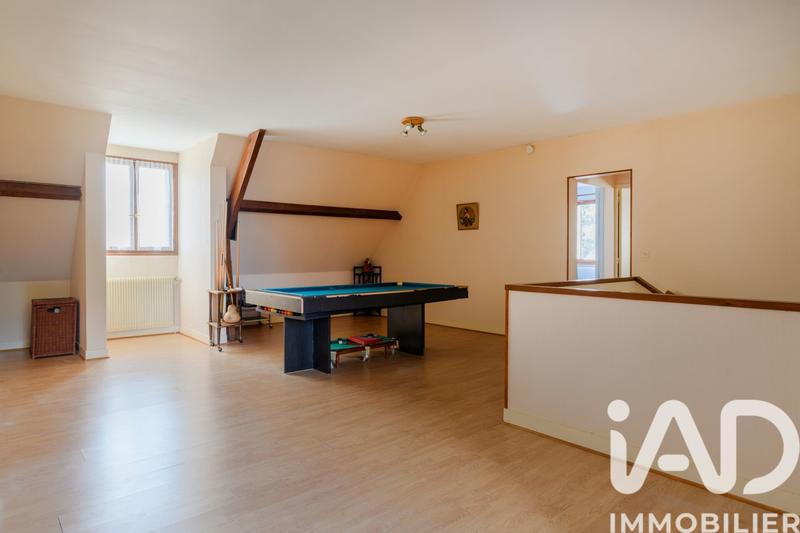 Maison - 225 m² - 8 pièces