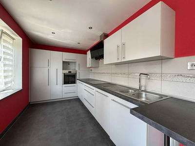 Appartement - 93 m² - 5 pièces