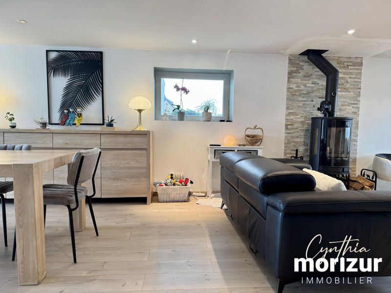 Maison - 182 m² - 9 pièces