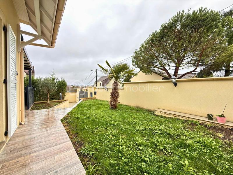 Pavillon - 100 m² - 5 pièces