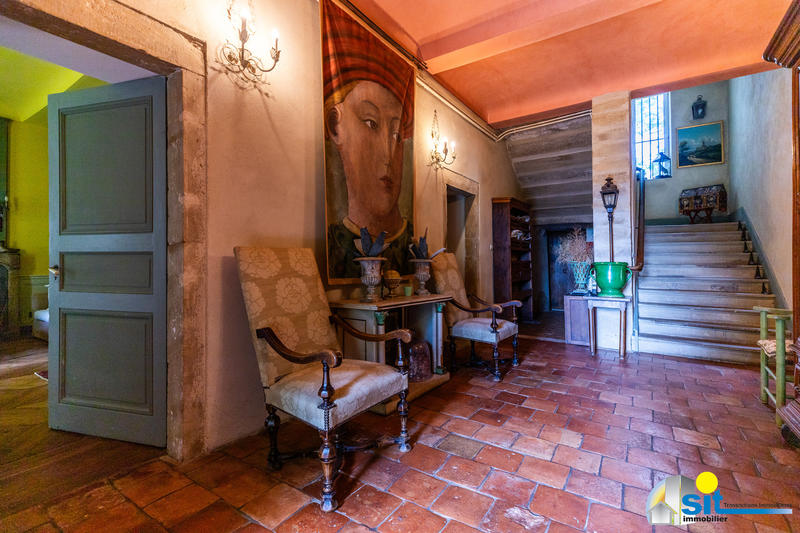 Propriété - 320 m² - 12 pièces