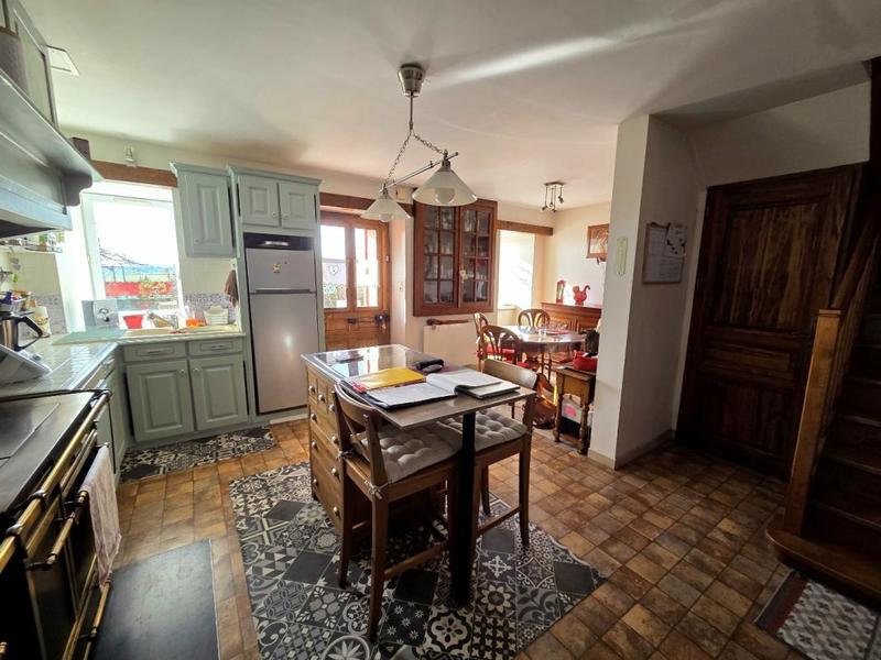 Maison - 277 m² - 9 pièces