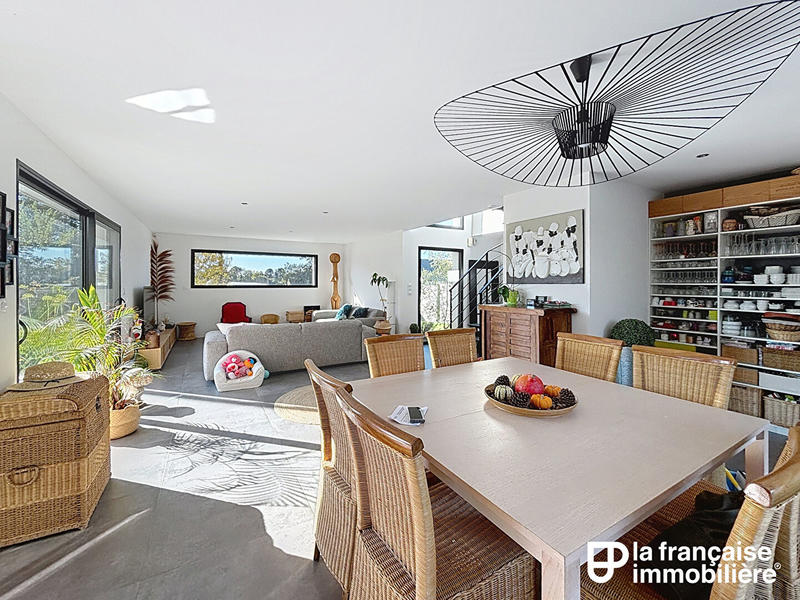 Maison - 185 m² - 6 pièces