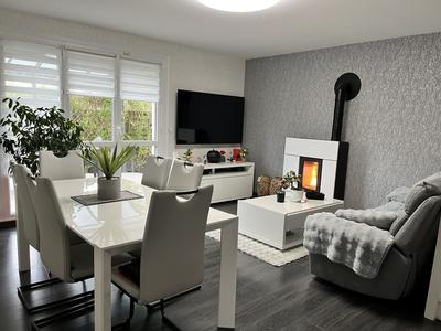 Maison - 95 m² - 5 pièces