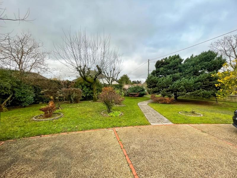 Maison - 205 m² - 6 pièces