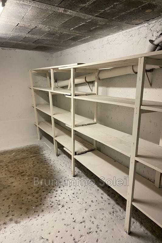 Parking / Garage - 17 m²