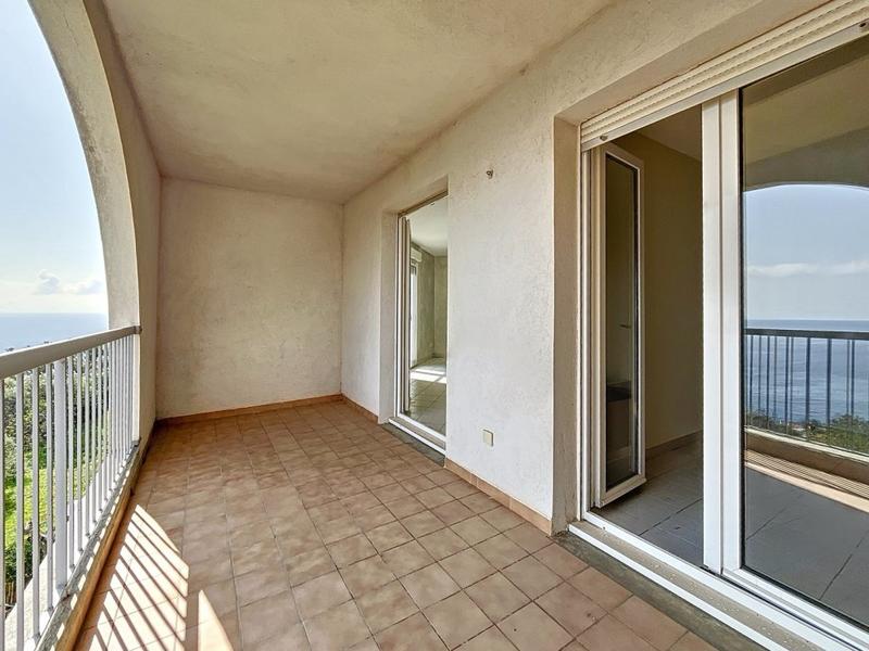 Appartement - 94 m² - 4 pièces