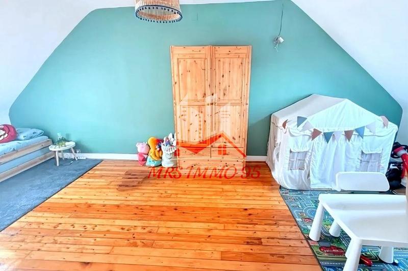 Maison - 180 m² - 8 pièces