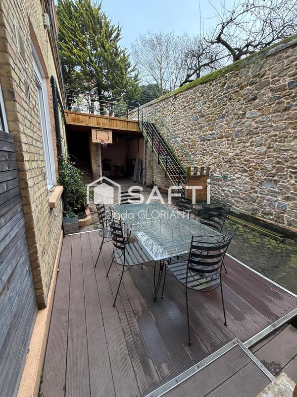 Maison de maîtres - 273 m² - 15 pièces