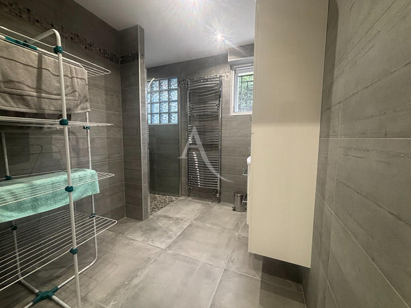 Maison - 156 m² - 8 pièces